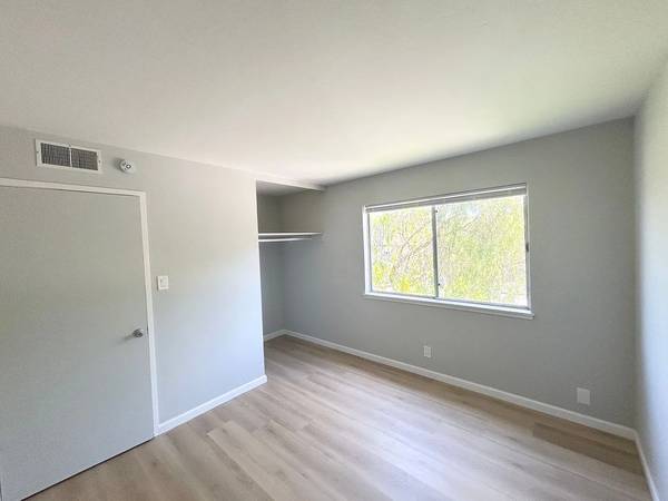 1BR/1BA Apartment on Canal St · San Rafael photo 2
