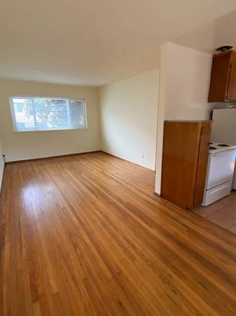1BR/1BA Apartment on Blake St · Berkeley photo 3