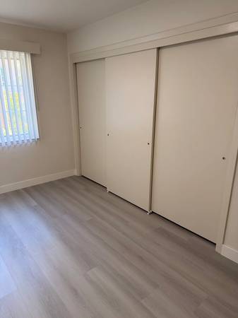 Apartments on Oak Grove Ave · Burlingame photo 5