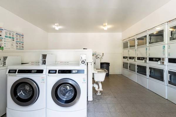 1BR/1BA Condo on Kiely Boulevard · Santa Clara photo 4