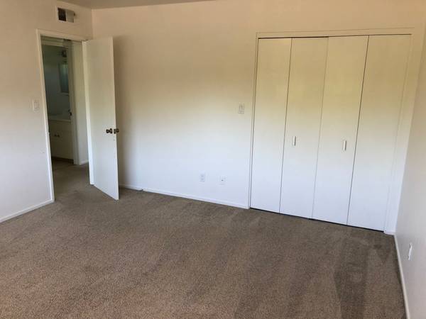 2BR/1BA Apartment on Leonard Street · Santa Cruz photo 3