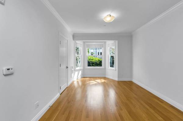 1015 Pierce photo 5
