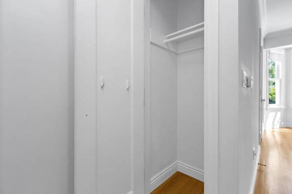 1015 Pierce photo 5