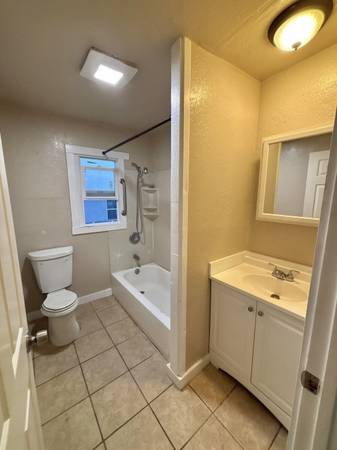 1537 Truman St, Richmond (Apartment) photo 4