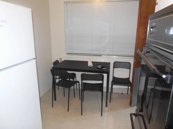 2BR/1BA Apartment on Josephine St. · Berkeley photo 5