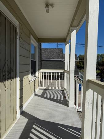 3BR/2BA Apartment · Alameda photo 2