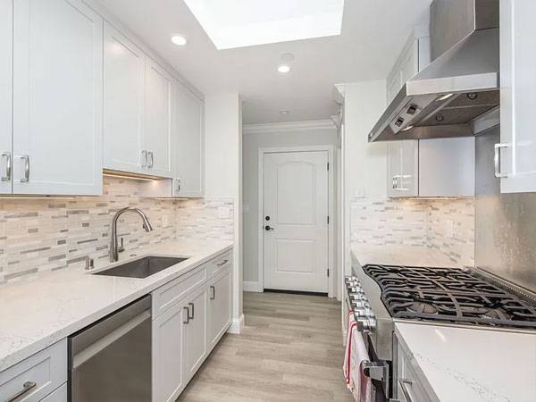 Move-in Ready Gem With Convenient Location photo 3