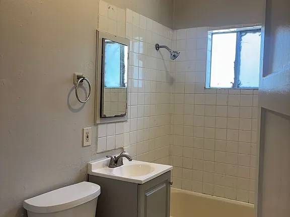 1BR/1BA Duplex on Stowe Ave · San Jose photo 5