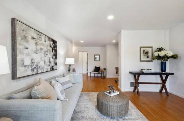 Beautiful home in Laurel Wood photo 3
