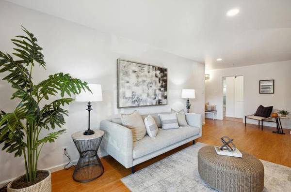 Beautiful home in Laurel Wood photo 4