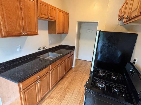 Chestnut Apartments photo 5