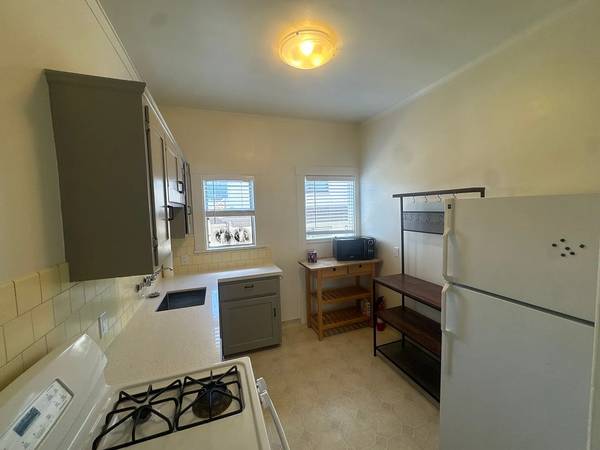 1BR/1BA Apartment on Pacific Ave · Alameda photo 3