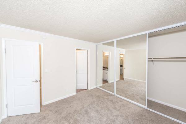 Apartments on Rainbow Dr · Mountain View photo 5