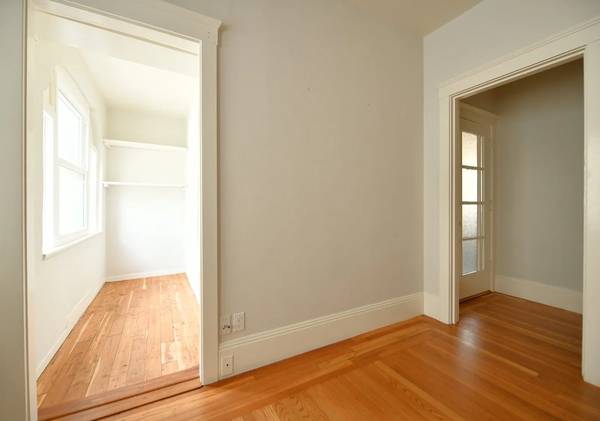 Charming Mediterranean 3++ Bedroom, 2 Bath Home in Piedmont photo 3