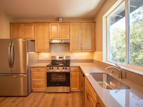2BR/2BA Apartment on Capitola Road Ext · Santa Cruz photo 3