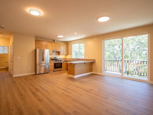 2BR/2BA Apartment on Capitola Road Ext · Santa Cruz photo 5