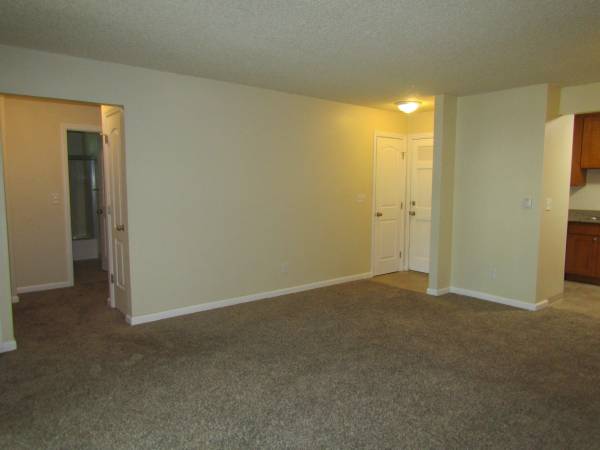 2BR/1BA Apartment on Maple Street · Napa photo 2