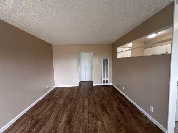 1BR/1BA Apartment on Virginia Ln · Concord photo 2