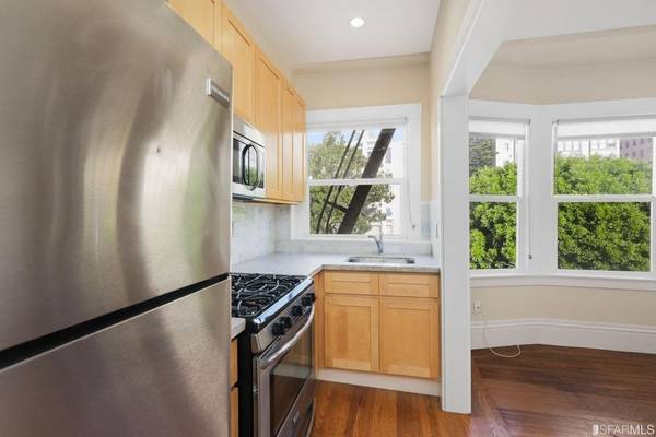 0BR/1BA Apartment on Ellis St · San Francisco photo 2