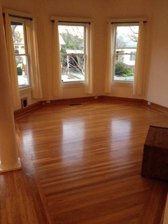 3BR/2BA Duplex on Locksley Avenue · Oakland photo 4