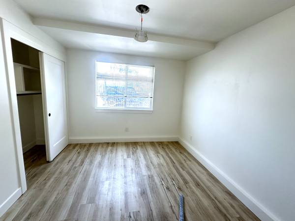 2BR/1BA Apartment · Oakland photo 5