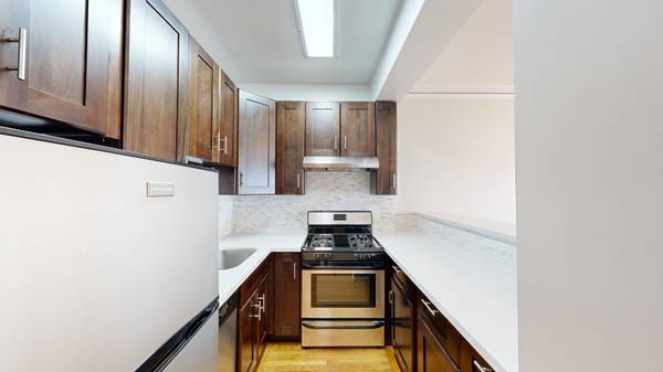 1840 Clay Apartments photo 5