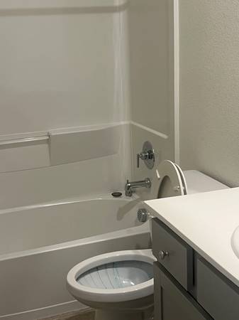 4BR/4BA Townhouse on Ridgehaven Drive · San Leandro photo 3