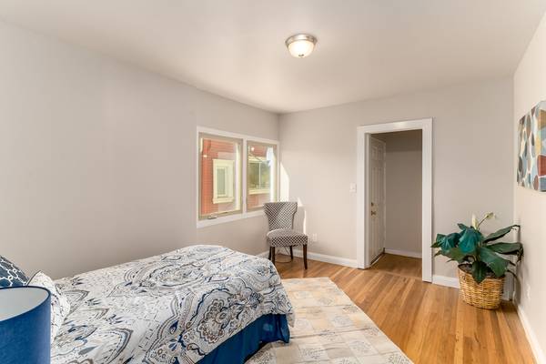 1BR/2BA Apartment on 1/2 Pearl Street · Alameda photo 2