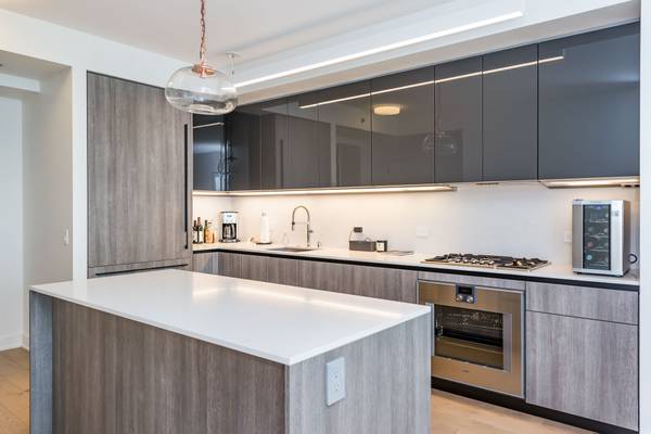 2BR/2BA Condo on Main Street · San Francisco photo 5