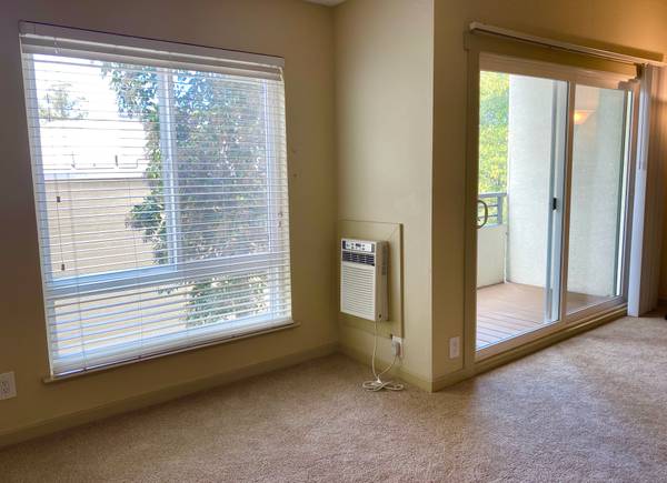 Apartments on Creekside Drive · Walnut Creek photo 2
