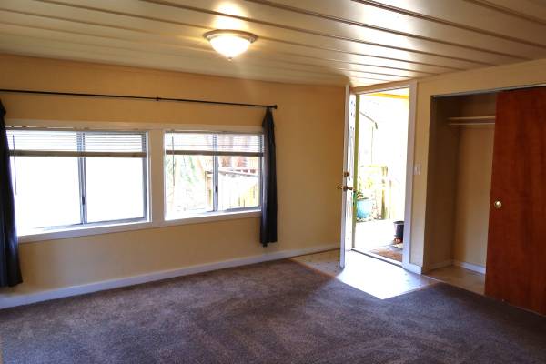 0BR/1BA Apartment on Fourth St. · Guerneville photo 3