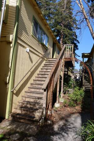 0BR/1BA Apartment on Fourth St. · Guerneville photo 2
