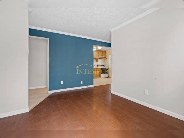 Apartments on Reseda Dr Apt 2 · Sunnyvale photo 4