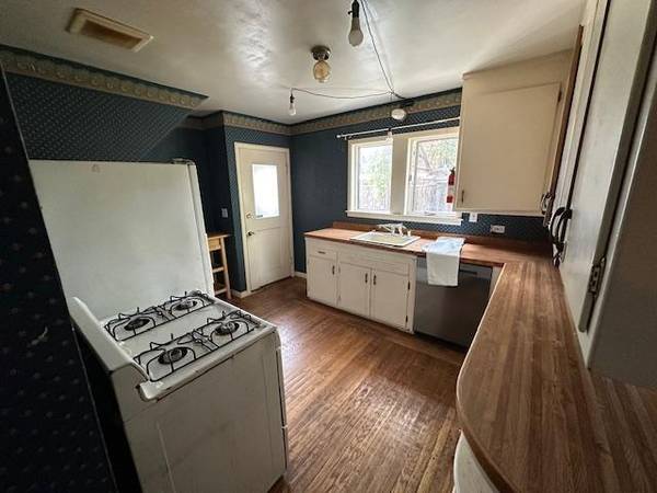 4BR/2BA Apartment on Ashby Place · Berkeley photo 5