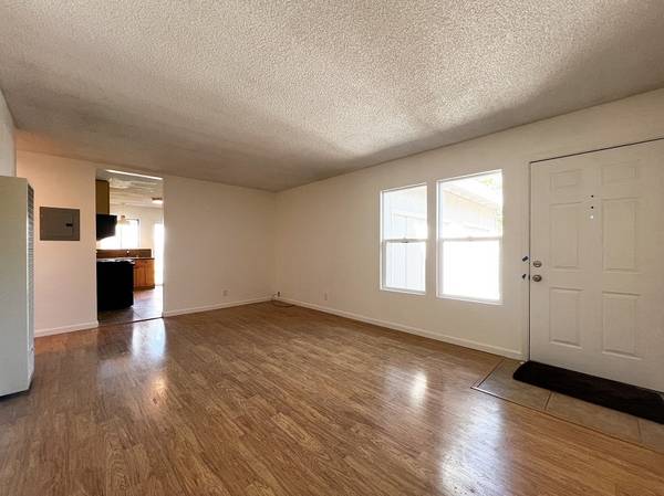 2BR/1BA Single Family House on Vallejo Street · Napa photo 3