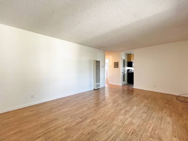 2BR/1BA Single Family House on Vallejo Street · Napa photo 4