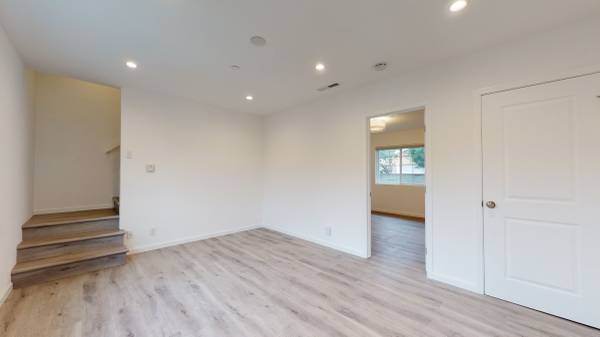 3BR/2BA Duplex on Tilton Avenue · San Mateo photo 2