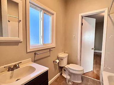 2BR/1BA Apartment on Hannah St · Emeryville photo 5