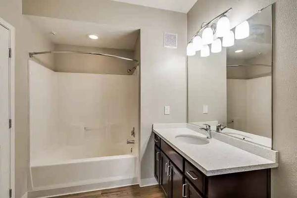 Apartments on N 7th St · San Jose photo 5