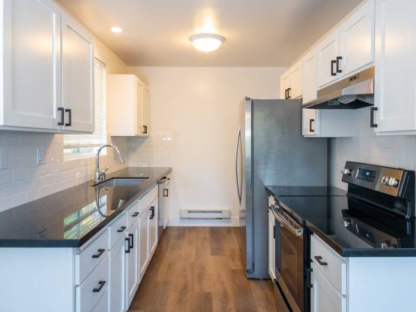 934 Sir Francis Drake Blvd Kentfield, CA 94904 photo 2