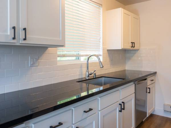 934 Sir Francis Drake Blvd Kentfield, CA 94904 photo 3