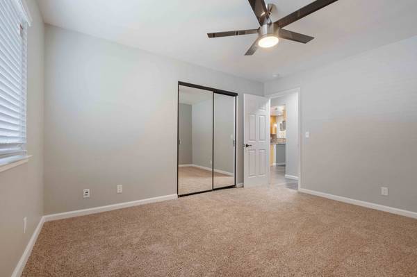 Apartments on N Temple Dr · Milpitas photo 5