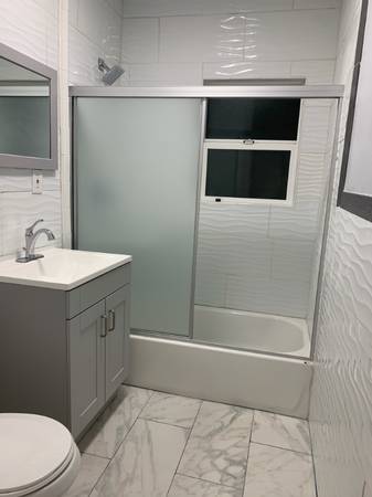 0BR/1BA Townhouse on Webster St · Oakland photo 5