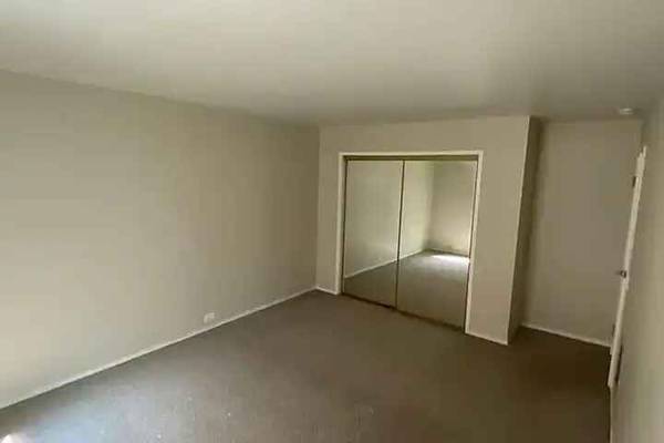 373 Staten Ave photo 5