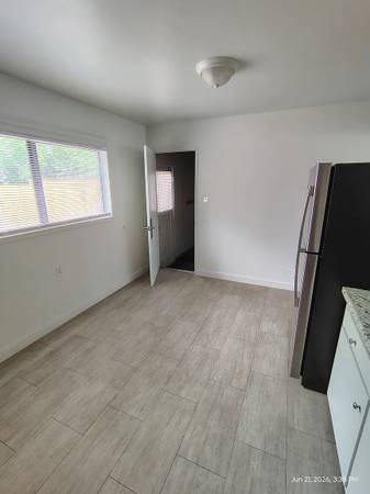 2BR/2BA Apartment on 20th Ave · San Francisco photo 3