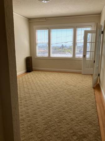0BR/1BA Apartment · Oakland photo 3