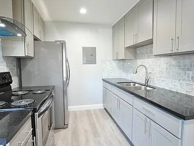 Hamilton Plaza Apartments photo 4