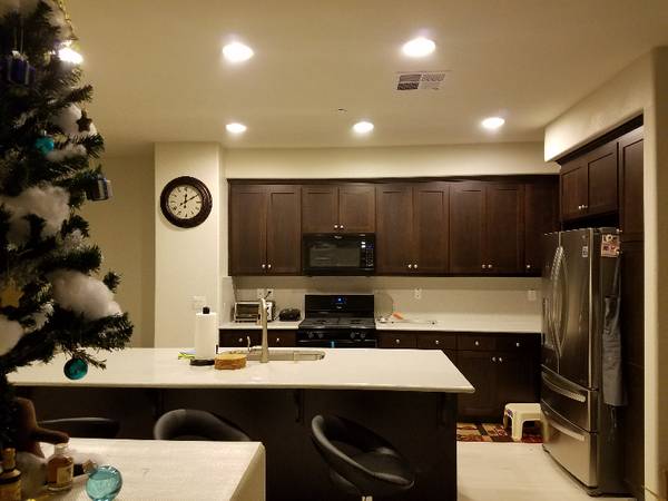 706 Jetty Drive, Richmond (Townhouse) photo 3