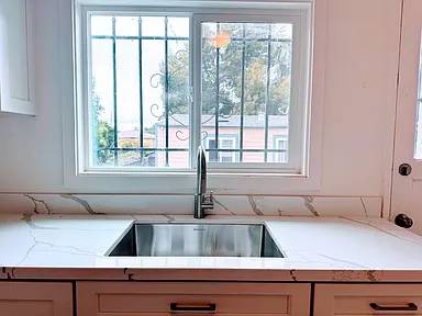 2BR/1BA Apartment on Bancroft Avenue · Oakland photo 3