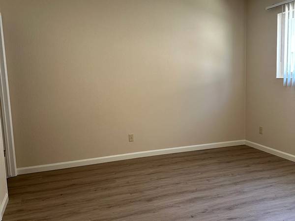 2BR/1BA Apartment on College Ave · Palo Alto photo 5